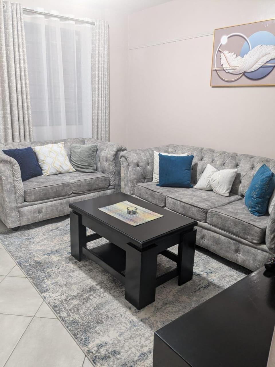 अपार्टमेंट South B Near Airport